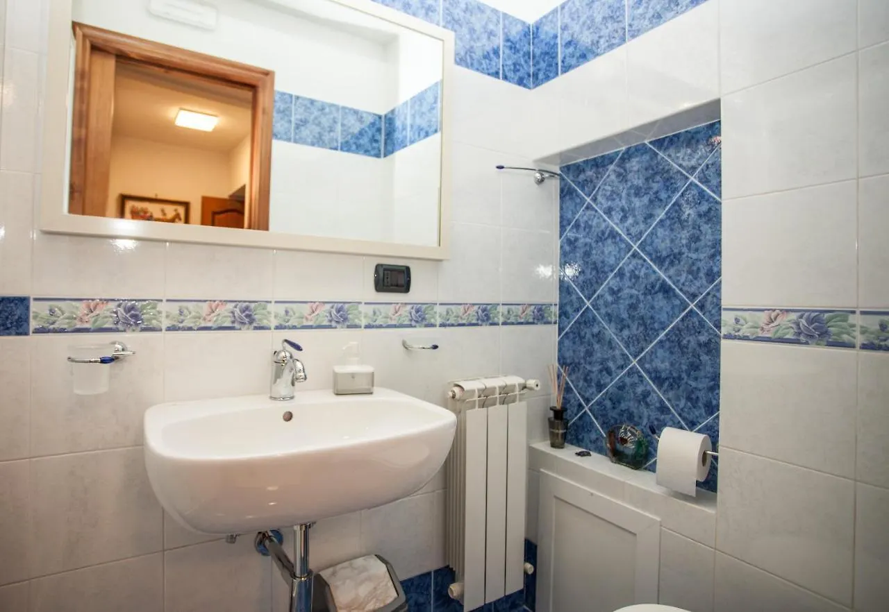 Albert House Taormina 0*,  Italy