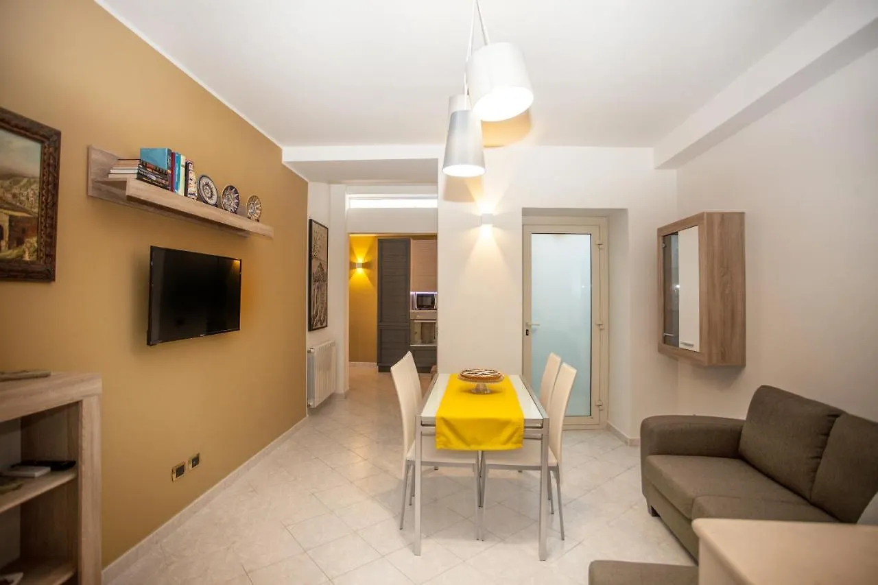 Albert House Taormina 0*,  Italy