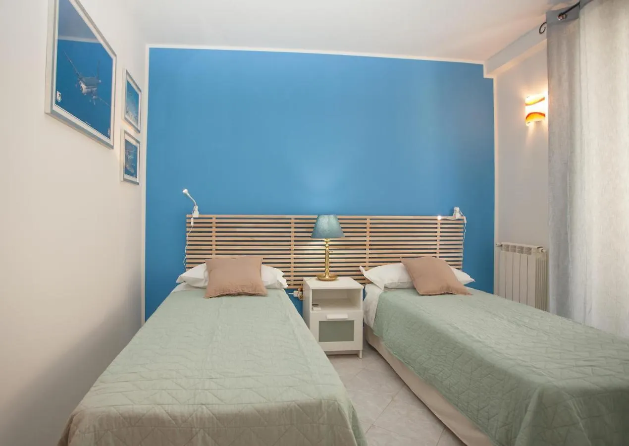Albert House تاورمينا